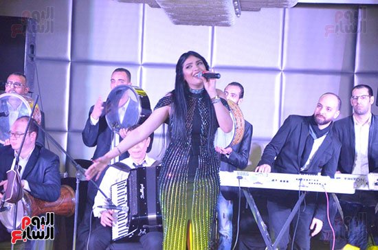 ultrasshereen's tweet photo. الليدي #شيرين_يحيي من حفلات رأس السنة 🎤💃❤
#UltrasShereenYehia
#ShereenYehiaArmy https://t.co/SgQ2hdqhLv