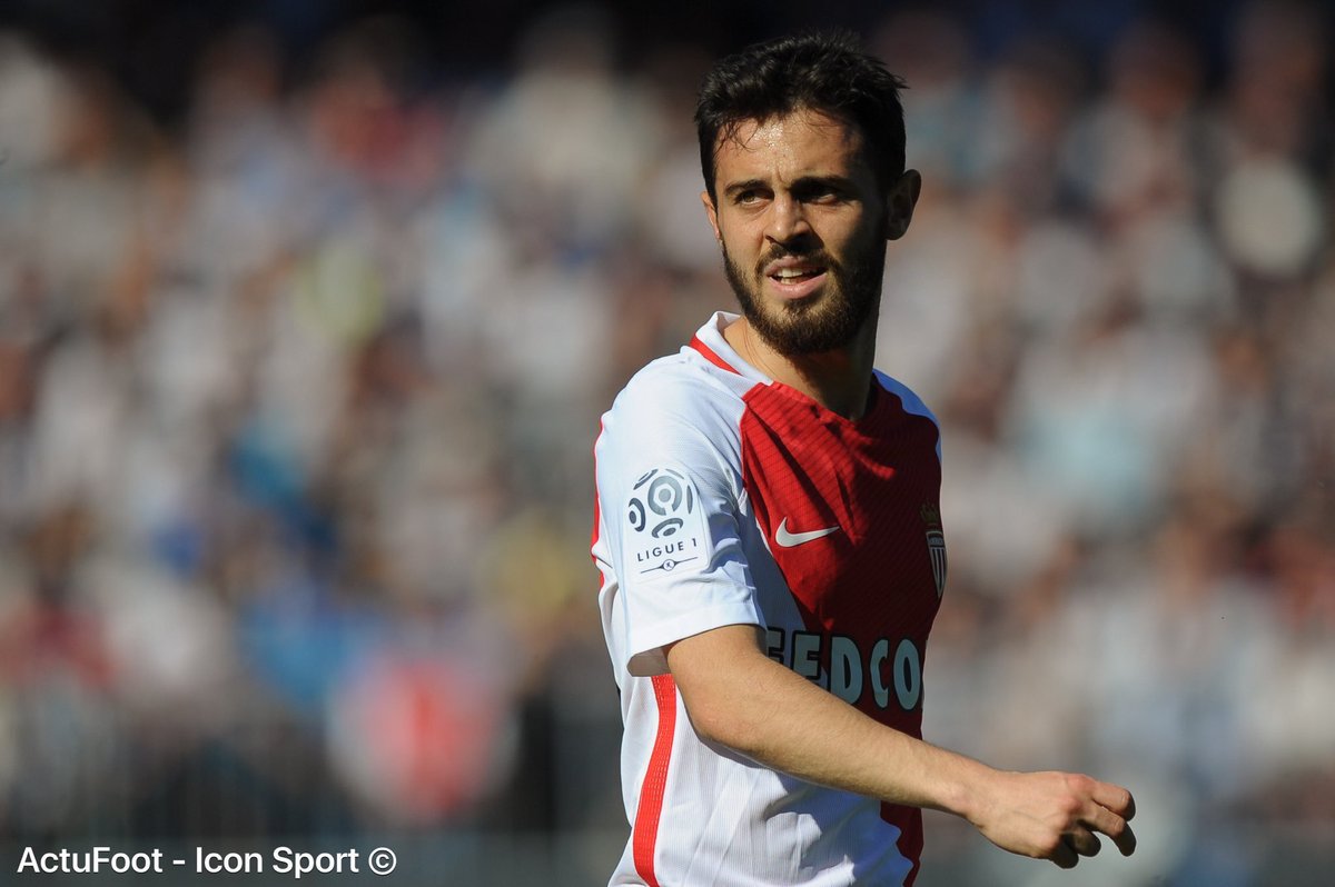 ActuFoot_'s tweet photo. Bernardo Silva n’a pas connu la défaite en championnat en 2017 :

39 matches
35 victoires
4 nuls

😳🙌 https://t.co/xD869D5uSa