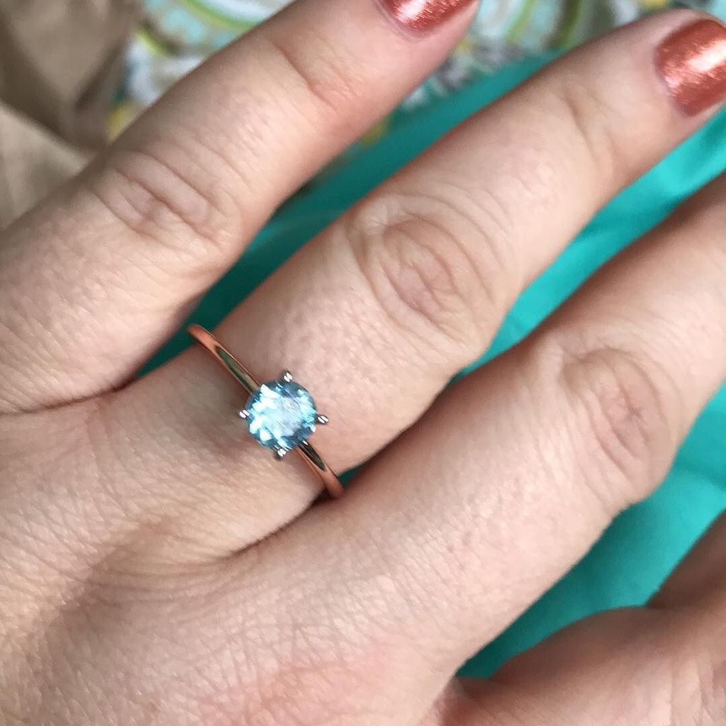 Ramona_Rice's tweet photo. It’s so shiny! #isaidyes #aquamarine #yesandwedding #imgettingmarried @snappingturtleneck #ig365 https://t.co/pDlwZLXRyk https://t.co/iJmHKH4SJU