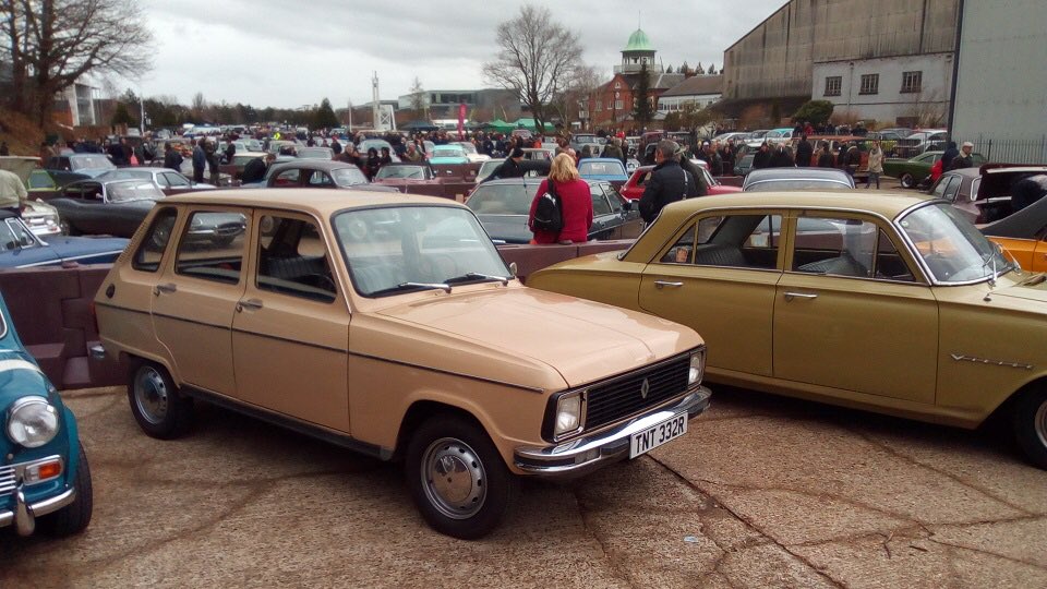 JonFray's tweet photo. This little LHD 1976/77 Renault 6 in "Hearing Aid beige" caught my eye at the @BrooklandsMuseu #NYD2018 Classic Car meeting. #PracticalClassic https://t.co/bLJRzun7WO