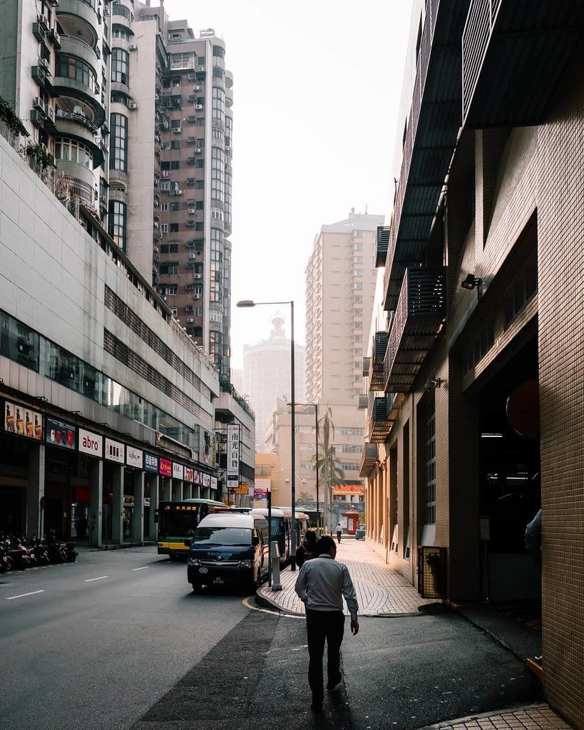 wylify's tweet photo. https://t.co/Fgoxm3pFXh #VSCOCam Golden Obsolesce // Have been sitting on this one for way too long. I recommend skipping the casinos when visiting Macao and just enjoy the streets of the old town... //
.
.
.
.
.
#pickld #guaq #citylimitless #seemycity #urban #street #streetdre… https://t.co/1qYvFDd8lU