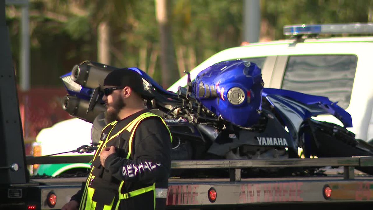 1 dead in early-morning motorcycle crash in Tamarac bit.ly/2EtfXYR https://t.co/CsV2irkOGs