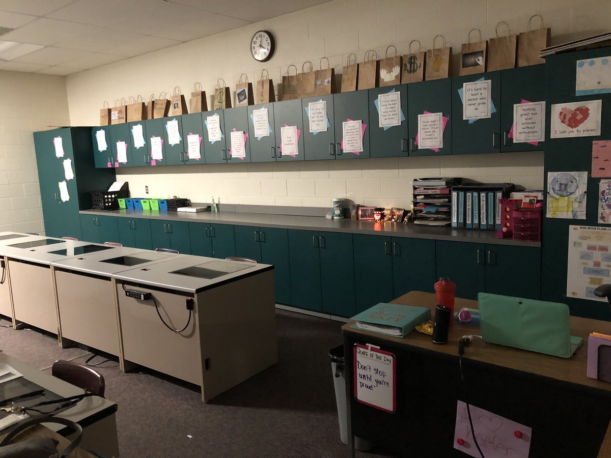 There is no better feeling than having a clean back counter!! I spent some time filing papers and getting organized!! My students won’t know what to do when they walk into my room Wednesday!! #newyear #organizingmylife