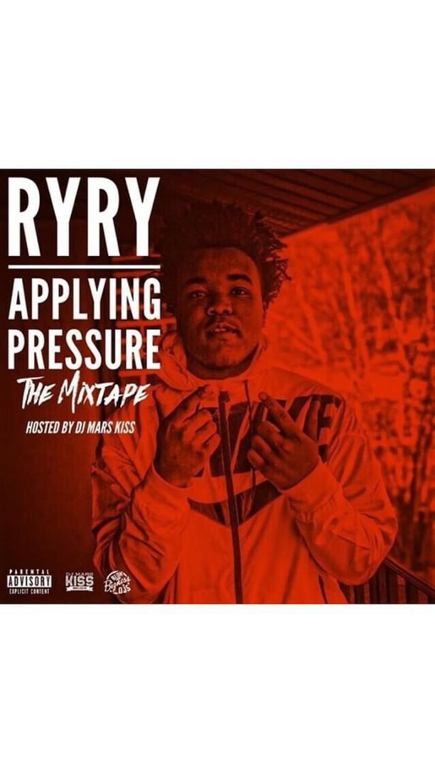 therealryry_'s tweet photo. "APPLYING PRESSURE" THE MIXTAPE HOSTED BY #DJMARSKISS OUT NOW!!🔥🔥AVAILABLE ON SPINRILLA, MY MIXTAPEZ, DAT PIFF, &amp; AUDIOMACK🌍🗣🔥 https://t.co/OL5u8O4x46 https://t.co/qktOiBmk1r