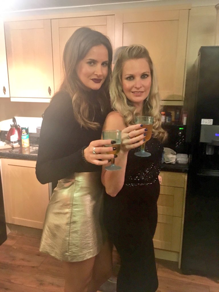KimmyEatsLondon's tweet image. Happy new year! #houseparty #proseccopong #goodbye2017 #goodtimes 💃🏼🥂🍷
