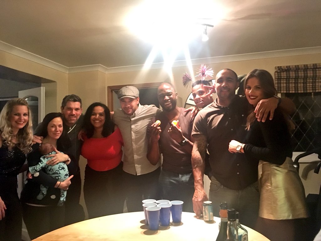 KimmyEatsLondon's tweet image. Happy new year! #houseparty #proseccopong #goodbye2017 #goodtimes 💃🏼🥂🍷