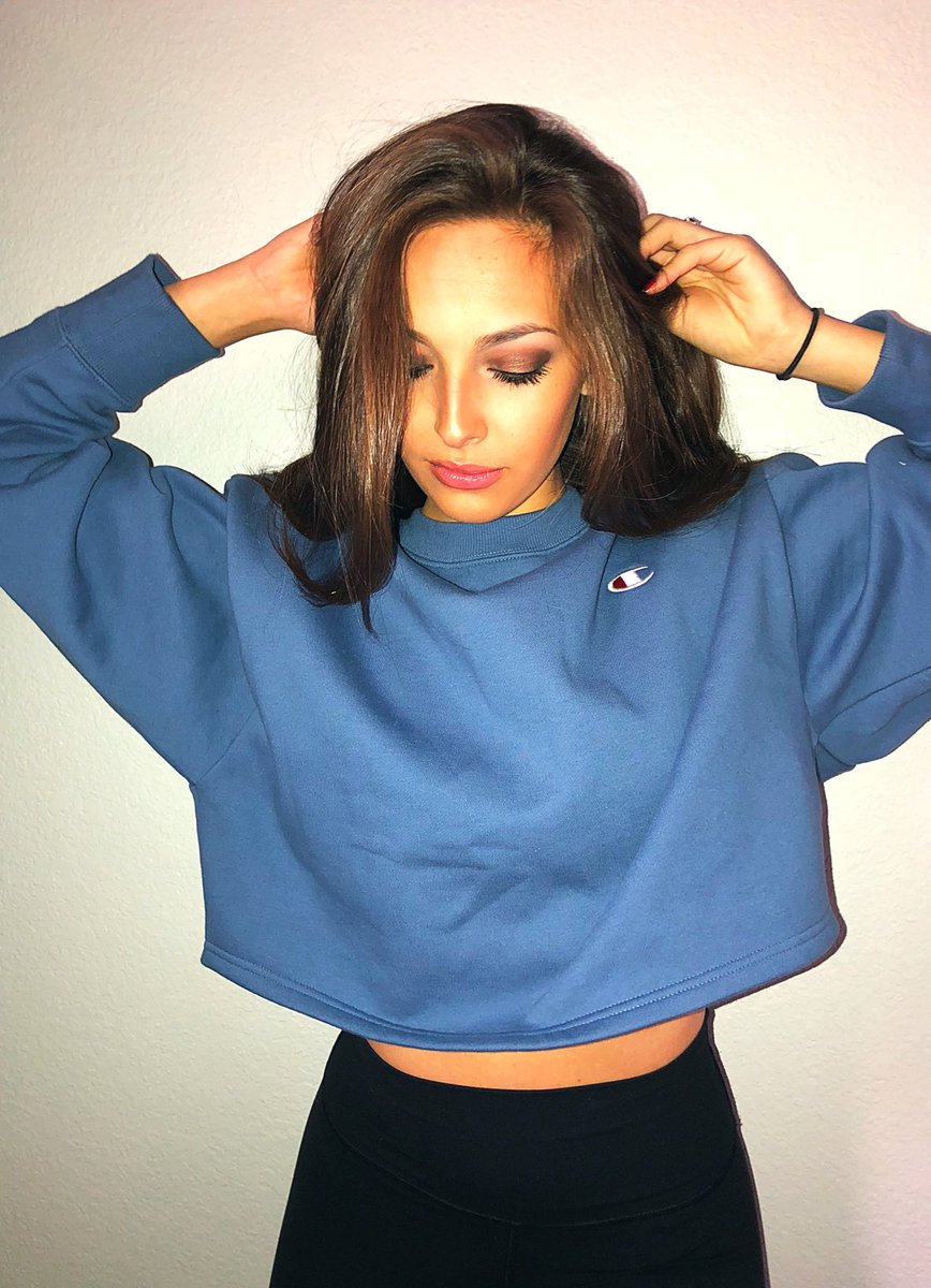 SavyHayek's tweet photo. 2017 was pretty good, but I have a feeling 2018 will be even better. https://t.co/qarsfHmz49