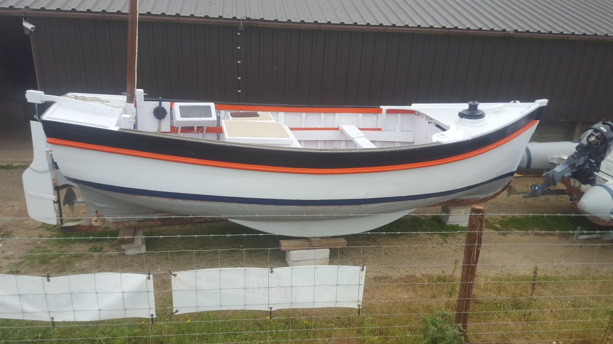 Evotekmarine's tweet photo. From #Boat #Painting to #Restoration we have the staff and the experience to take on all jobs #Cornwall #UK email info@classicseagulls.co.uk #boating #cornwallhour #devonhour #shipwrights #antifoul #signwriting #cleaning #brokerage #repowers #electrical #rigging #classic https://t.co/rX8jc65qmH