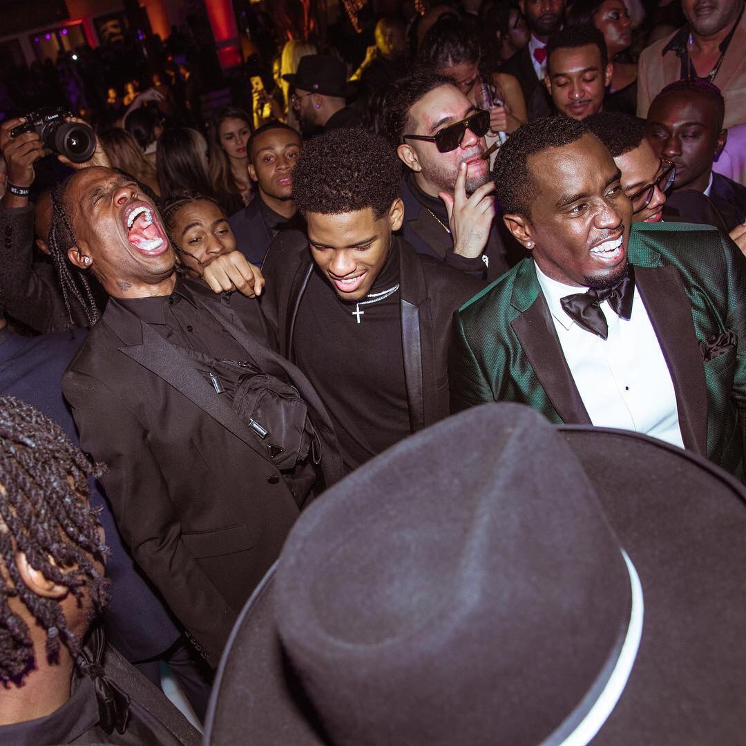 UpscaleHype's tweet photo. .@Diddy had Miami lit for New Years with @trvisXX , @JoeBudden, @Quincy, @Kingcombs, @JDior_, @BustaRhymes & @djkhaled. #upscalehype #diddy #travisscott #joebudden #quincy #christiancombs #justindiorcombs #bustarhymes #djkhaled https://t.co/HP8vKAwoIx