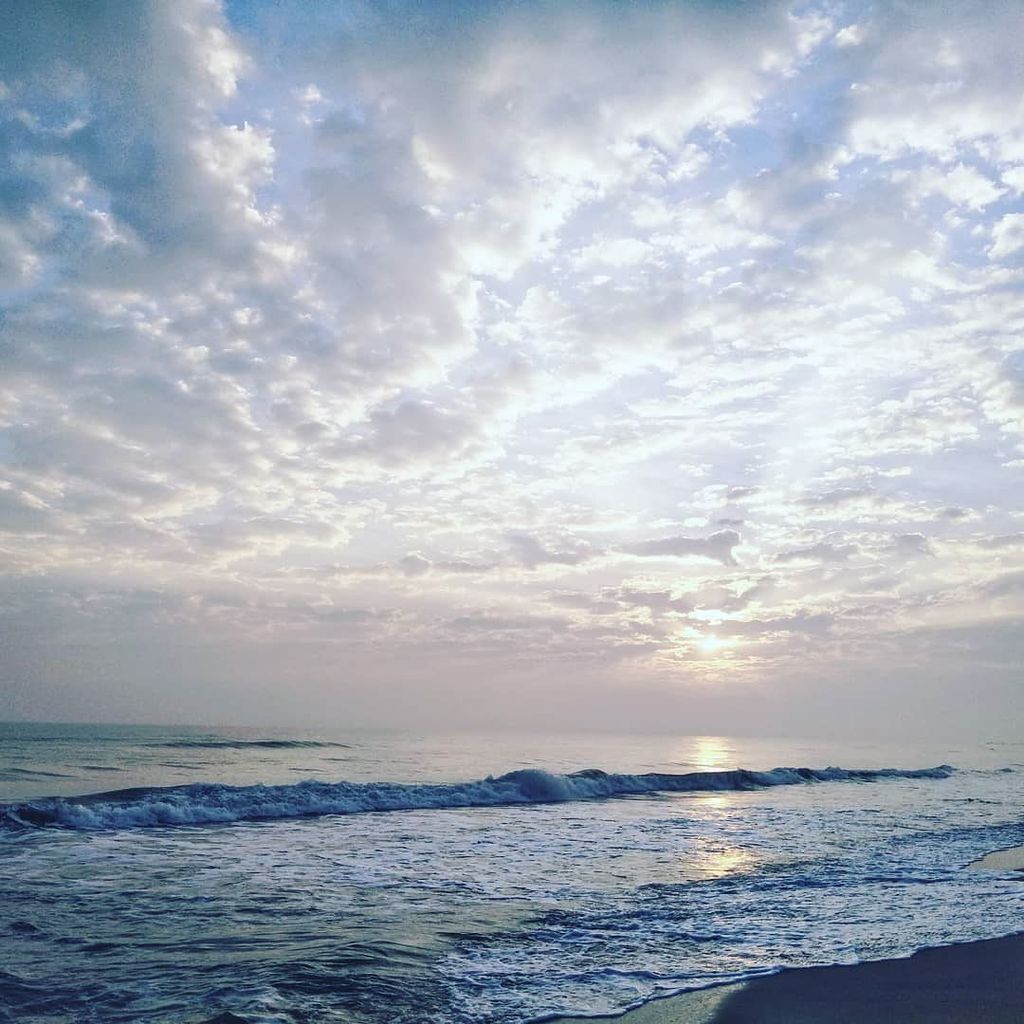 bellanilaveli's tweet photo. waking up to this 😊 good morning everybody
#bella #bellanilavelibeach #bellabungalows #bellanilavelibeachhotel #srilanka #travelsrilanka #yogainsrilanka #lifeinsrilanka #viaggiareinsrilanka #voyagesrilanka #sunrise #alba #aube #mindfullness #justbreathe #beachlife #leoscafe… https://t.co/AlO0nj6Fqr