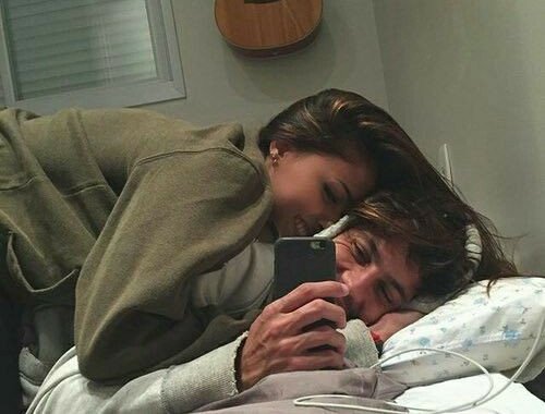 Markfics's tweet image. Mi bebé y yo os deseamos buenas noches.
#Nox