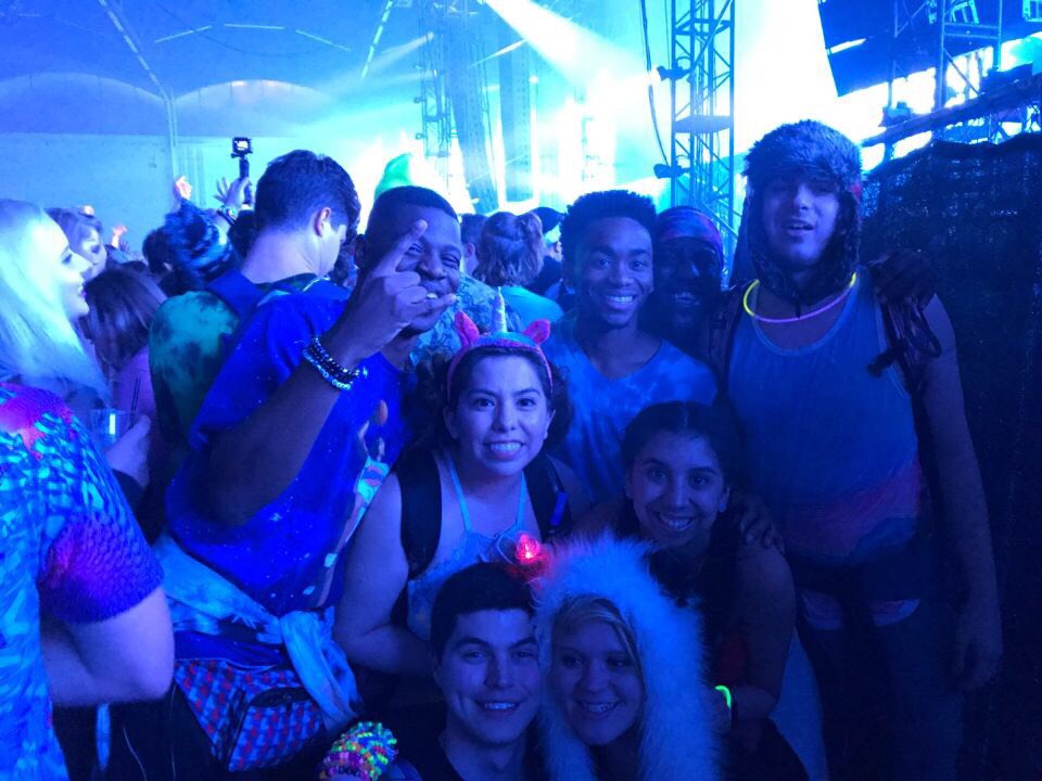 Uhhdarriiann's tweet photo. missing LAN so much right now.😭🌀⚡️💕 #LAN17 #LightsAllNight https://t.co/KJykoTUg3B