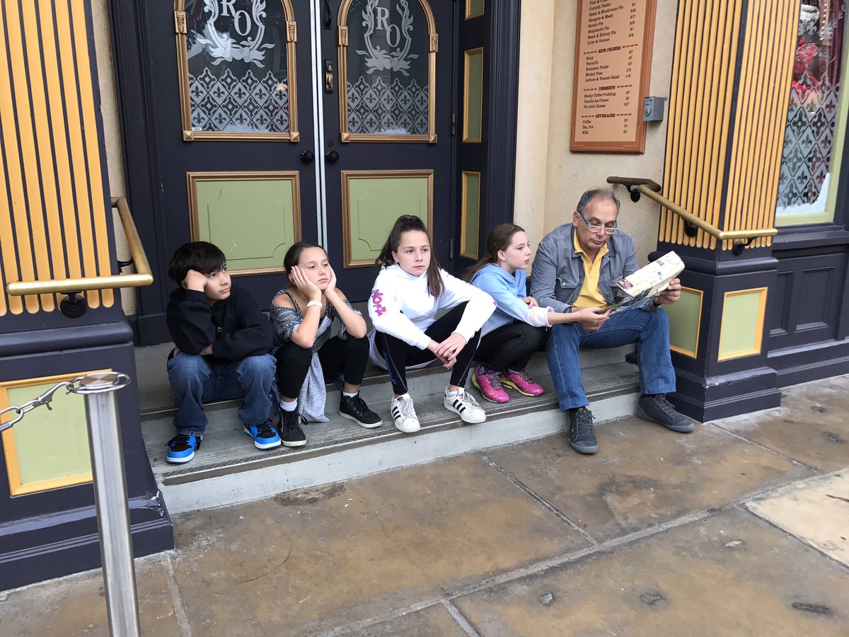 4GioDe's tweet photo. @kalideebo43 @UniStudios Us too @kalideebo43 with the kids and my brother's first time. https://t.co/4fQ69G0vep
