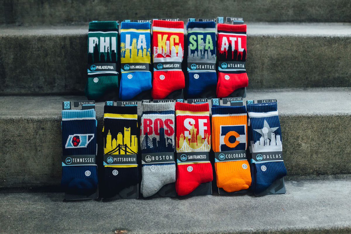 SkylineSocks's tweet photo. Treat yourself and start the new year in style with 30% off our entire site! No code required - Sale ends midnight tonight #repeverystep #nfl #footballfans https://t.co/5frQmTQAft