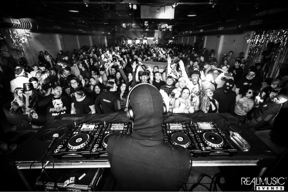 Malaamusic's tweet photo. Midnight 2018 in Austin...Thank you for energy !! https://t.co/HySCdKmYAc