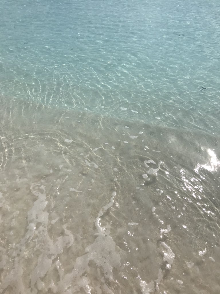 Nobuhide Yayoshi Pa Twitter カヨラルゴ 世界の果てみたいなビーチだった 透明なのと 砂が綺麗なのと あと 海によくあるうるさい音楽がかかってないのも素晴らしい