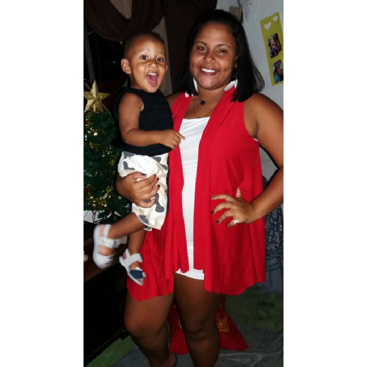 Sthe__09's tweet photo. A primeira foto de 2018 é com ele, porque ele trouxe sentido pra minha vida e me tornou  mulher , e que nesse novo ano Deus me dê mais sabedoria pra eu cuidar e saber educar mais você meu Pretinho terrível ❤
 #BemVindo2018 #MinhaPrioridade https://t.co/6nS1Ec5h84