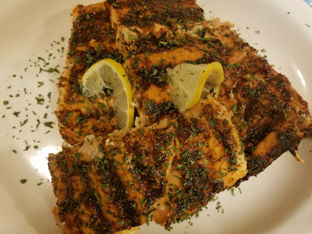 HarrietvWallace's tweet image. Just gave my new indoor grill a spin. Instead of my fav lemon pepper, went for a smoked chipotle rub on my salmon. YES JESUS! Too bad I'm not eating meat right now😩.  #JesusFixIt @scwallace615