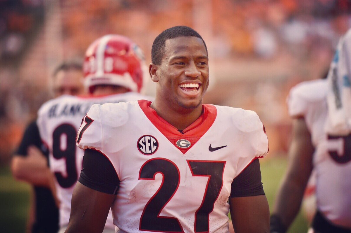 GradickSports's tweet photo. Nick Chubb doing CHUBB things!! 
TOUCHDOWN!!
#GoDawgs #RoseBowl 🌹 https://t.co/66xX9Hx1pt
