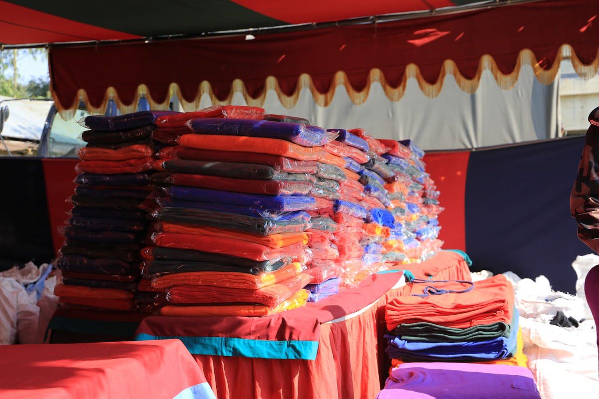 WunThompson_DHA's tweet photo. As a part of #CSRDrive @WundermanDhaka took the initiative to distribute 138 blankets at the district of #Kurigram, Bangladesh, with the help of young volunteers of SCARS (A project called Warmth for Everyone). Our employees made a generous #donation to make it a great success. https://t.co/UHutHVW27w