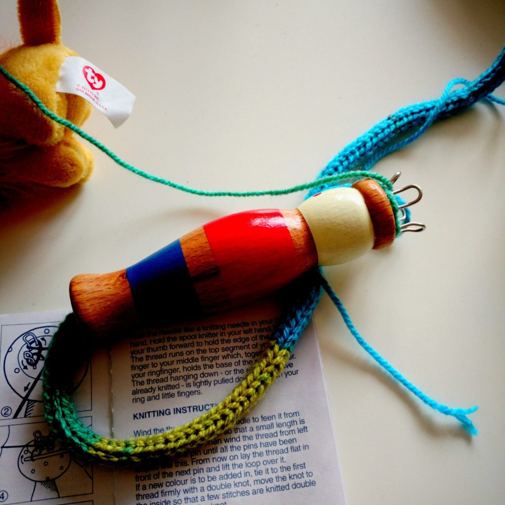 catteam's tweet image. Tag 1. Neues Jahr. Strickliese und Karl der Käfer  pop64.com/unentschieden/…