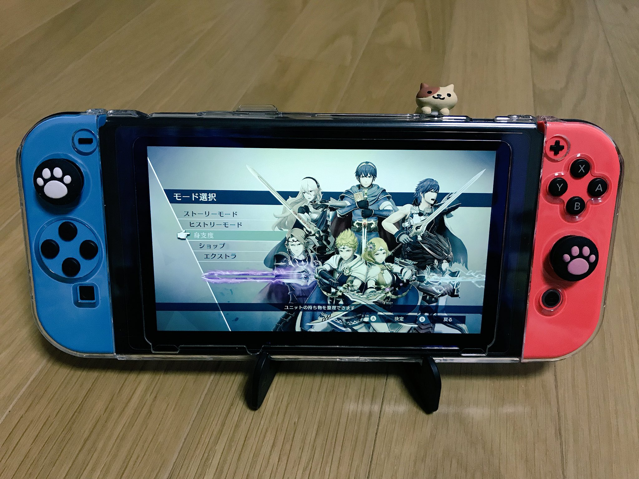 Uzivatel Comg 五泉店 公式 Na Twitteru 友達にswitch愛を感じる と言われたウチのswitch O O 大好きにゃんこ仕様 そして可愛いだけじゃなく傷から守る為に完全装備なのです アナログスティック劣化防止 ケースが保護してくれないスタンド部分はマステで