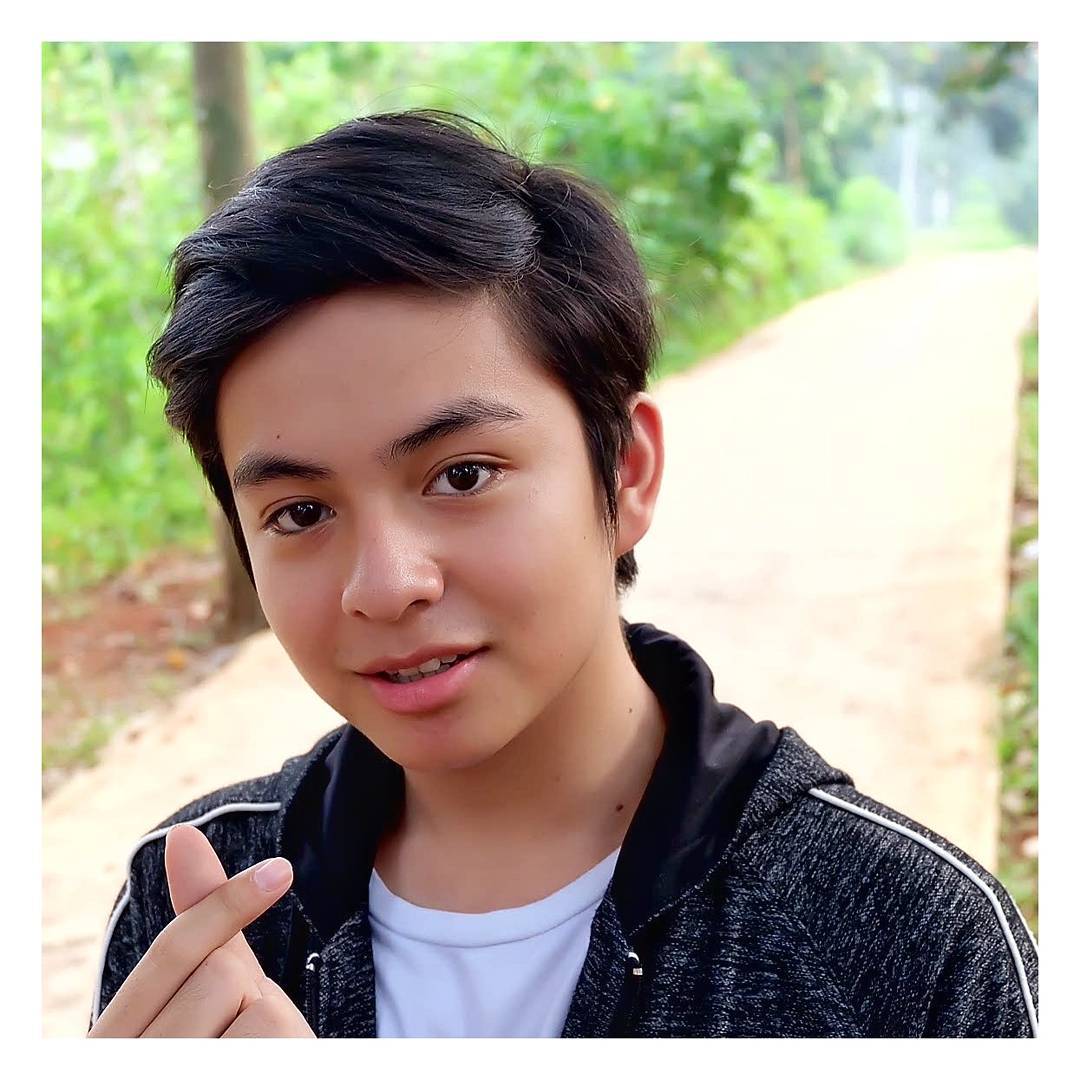 anggaaldi05's tweet photo. HappyNewYearGuyss?!? https://t.co/fqSSfWSpkO