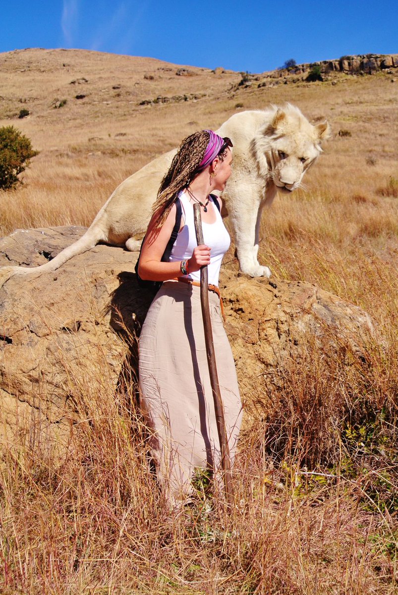 Looking for a new job this year? Bridget Kruger has the amazing job title of #AdventureTherapist. Wondering what this means? Read all about her amazing career in #BDmag 02: buff.ly/2oW3Dg6