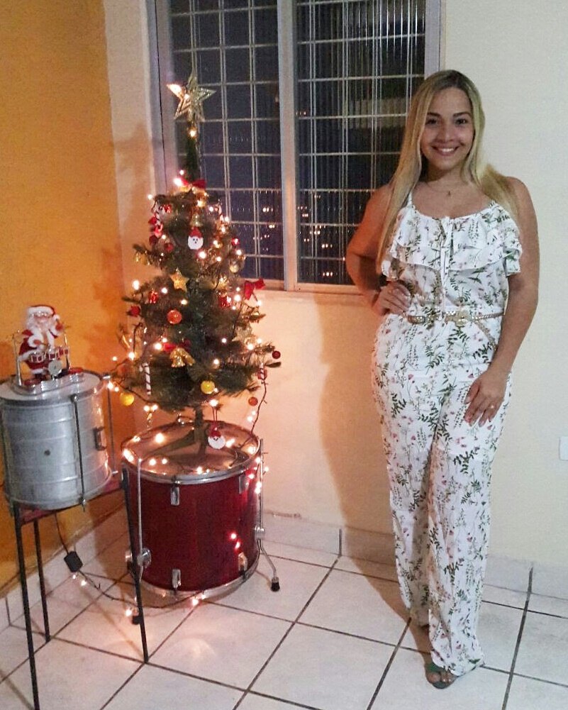 luciana_s7's tweet photo. 31/12/2017...🌼🍀 ELA: Aos golpes duros da vida, superou. Aos toques suaves, se entregou. (olhosdocoracao_s2)

#DeOntem #PorHoje #FimdeAno #AnoNovo #Reveillon #BemVindo2018 #LookdaLú #SraGuerra #LuluzinhaSodre #BoasVibrações #DandoUmadeBlogueira #Blessed https://t.co/xGWGhgXH9E