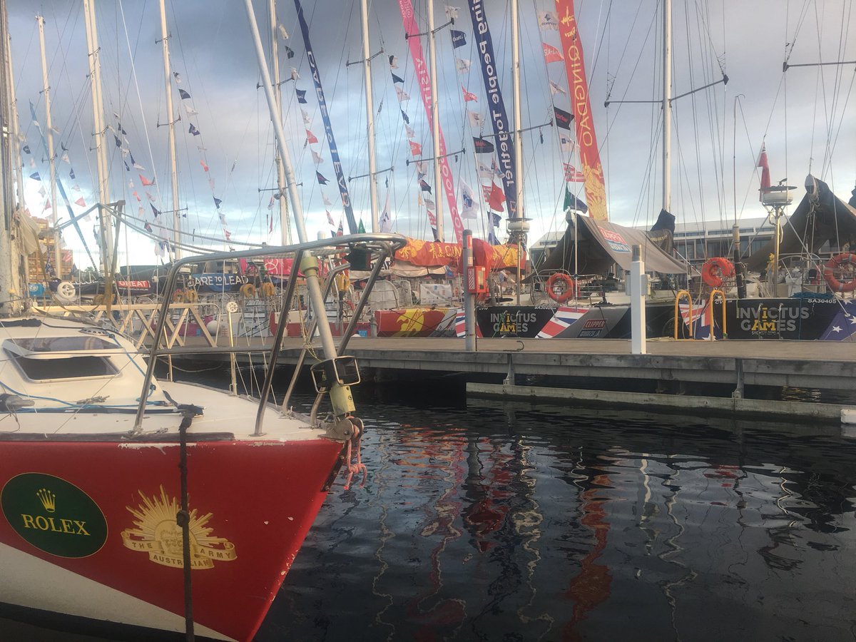 ArmySailing tweet media