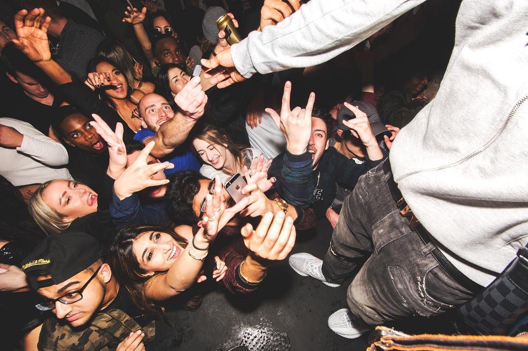 pressapressa's tweet image. You gotta rate a producers grind when he walks wit a USB stick for u, bout to go thru those beats now HMU