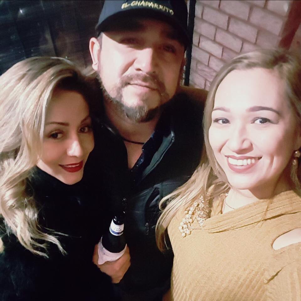 LAPANELA's tweet photo. 2️⃣0️⃣1️⃣8️⃣🙌🏻🥂❤️🙏 #family https://t.co/Z4ZmmhhHxu