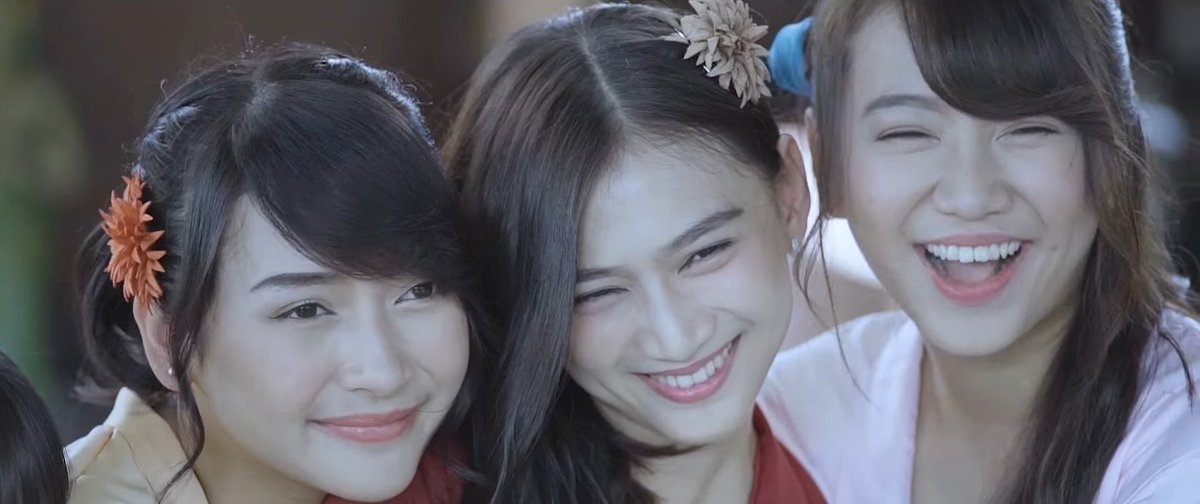 MelodyLaksani's tweet photo. Pagi😊😁 https://t.co/oC5GcZn4BO https://t.co/VF9NfM7YJn