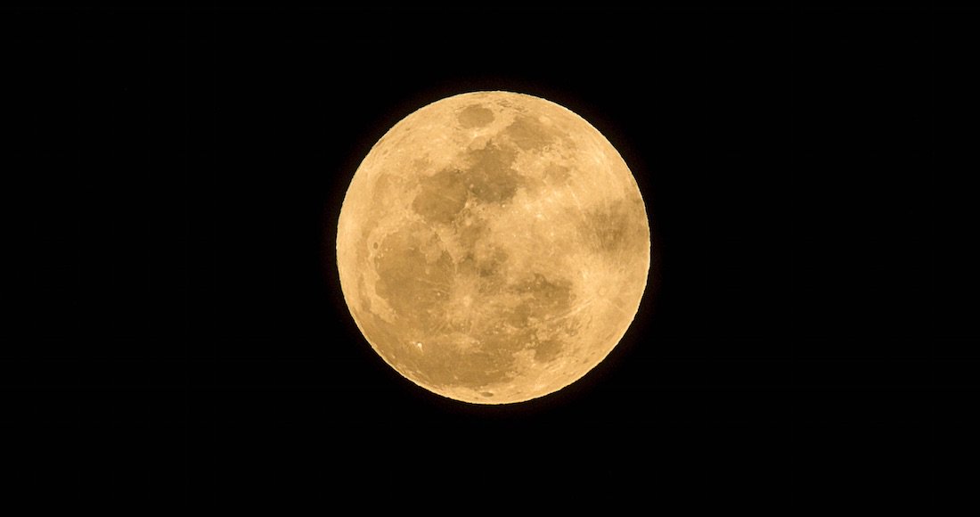#Fotos La superluna adorna el cielo de la primera noche de 2018 bit.ly/2CuQQGW