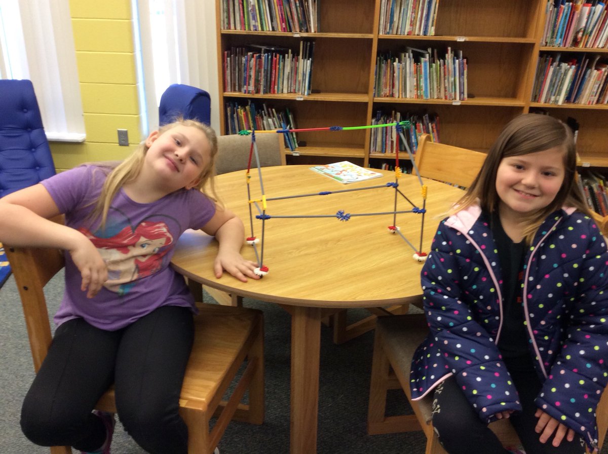 RCSDWV's tweet image. Mrs. Ellis&apos;s 3rd grade students at Beckley Elementary engineered structures from task cards in STEM class. #RCSDWVSTEM #RCSDWV #BESSTEM #STEMENGINEERING