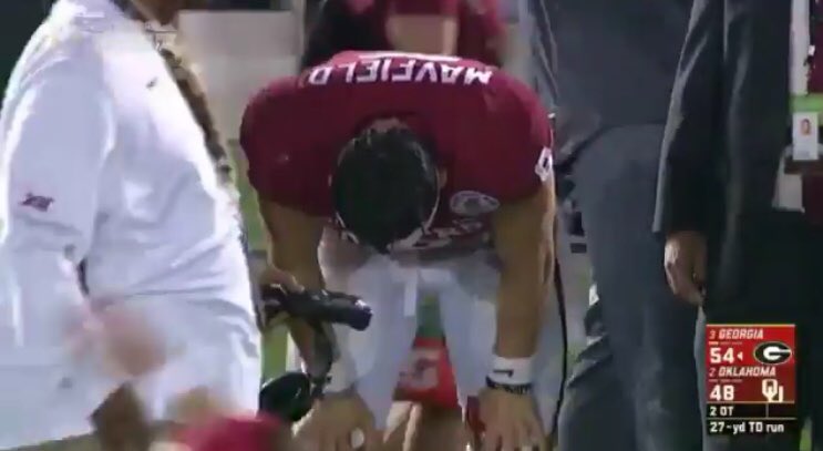 jm_self's tweet photo. Does it make me a bad person that I find pure happiness in someone else’s misery? Oh well... #GoDawgs #rosebowl https://t.co/YZ4VpAOavx