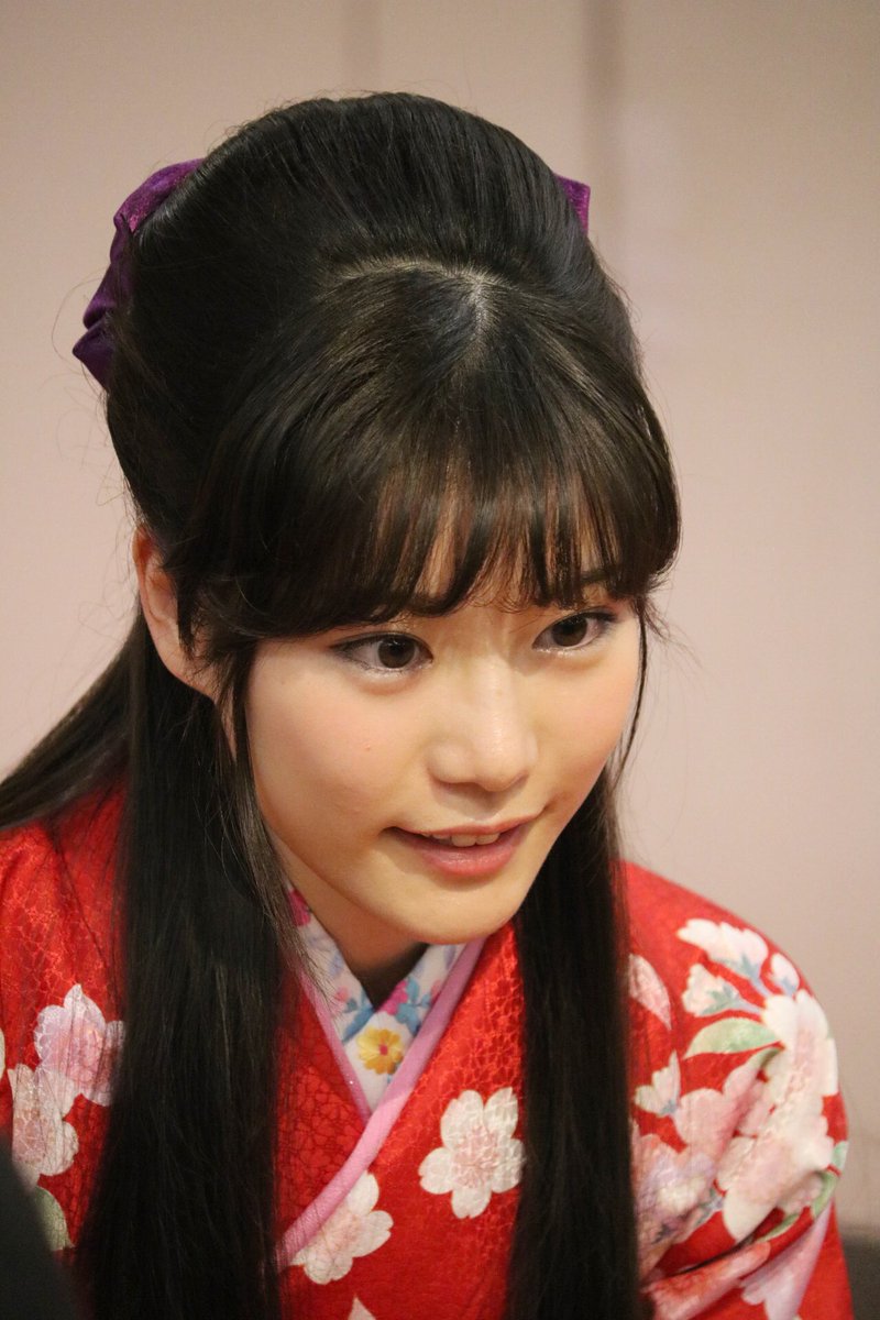 ともとも ともちゃん U Tvitteri 18 1 2 新春子ども将棋指南会 近鉄上本町店 女流棋士 タレント竹俣紅女流初段 新年撮り初めに相応しい可愛い子 これから加藤一二三 ひふみん との対談ありin近鉄ハルカス 竹俣紅
