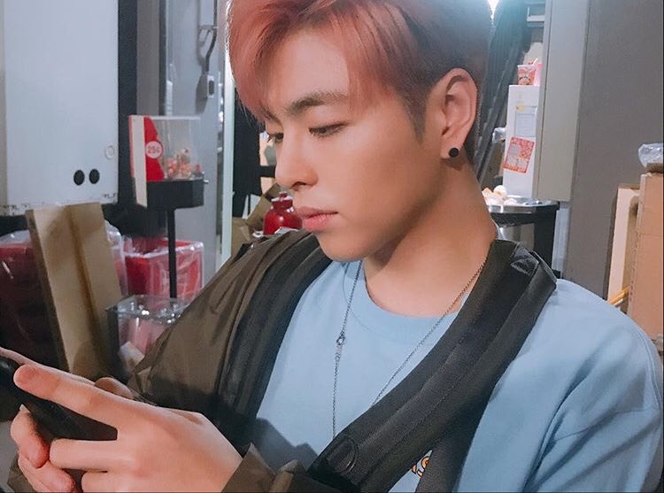 syh__bae's tweet photo. [withikonic] https://t.co/kAZOLunpkg

Vitamin for you on the first day (of work) after long weekend😉June is monitoring (shoot)💕
.
#iKON #아이콘 #KooJunhoe #Junhoe #JUNE #Focus #AndYet #GoodLook #Perfect #AsSeries #IsThisLookReal6 #ToKONICS #ToGiveLotsOfThings #June’sFocusMode https://t.co/bYf9a56tOp