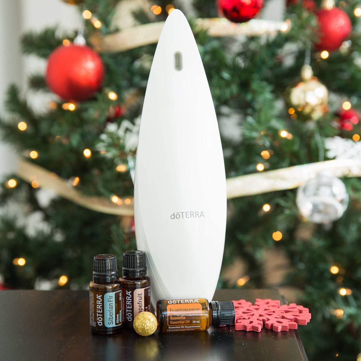 Looking for a refreshing and uplifting holiday diffuser blend? Try this Happy Holidays blend! 
Combine these oils:
2 drops Siberian Fir 
2 drops Grapefruit 
1 drop Frankincense
#eosoulelements #doterra #essentialoils #frankincense #siberianfir