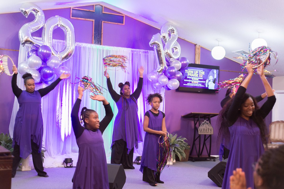 UCCAlabaster's tweet photo. New Years Eve Watch Night Service was an incredible start to a victorious year of REACHING greater #unitychristiancenter https://t.co/oHVsEx3sQW