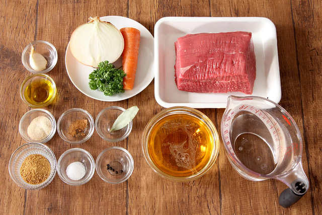 Dressing グルメwebマガジン 余ったビール 捨ててませんか 実は 余ったビールを使うと 料理がとってもおいしくなるんですよ やわらかい煮込みビーフをはじめ ビールを使った3つの絶品アレンジレシピをご紹介 T Co Hqxmdly4px