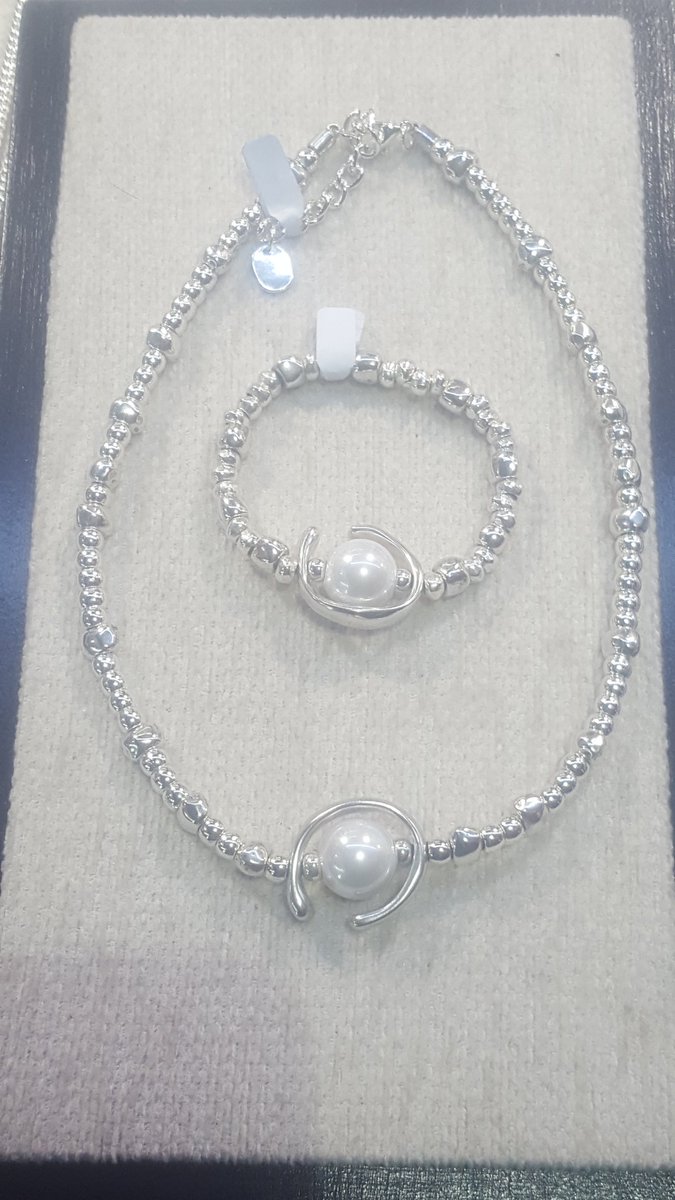 info_comotulo's tweet photo. ¿Buscando un detallito para Reyes?
Te esperamos en #comotuloquieras  en la madrileña calle #velazquez43 en el nuevo #popupshop organizado por #metrodoseventos https://t.co/JmfmW2NPGd
