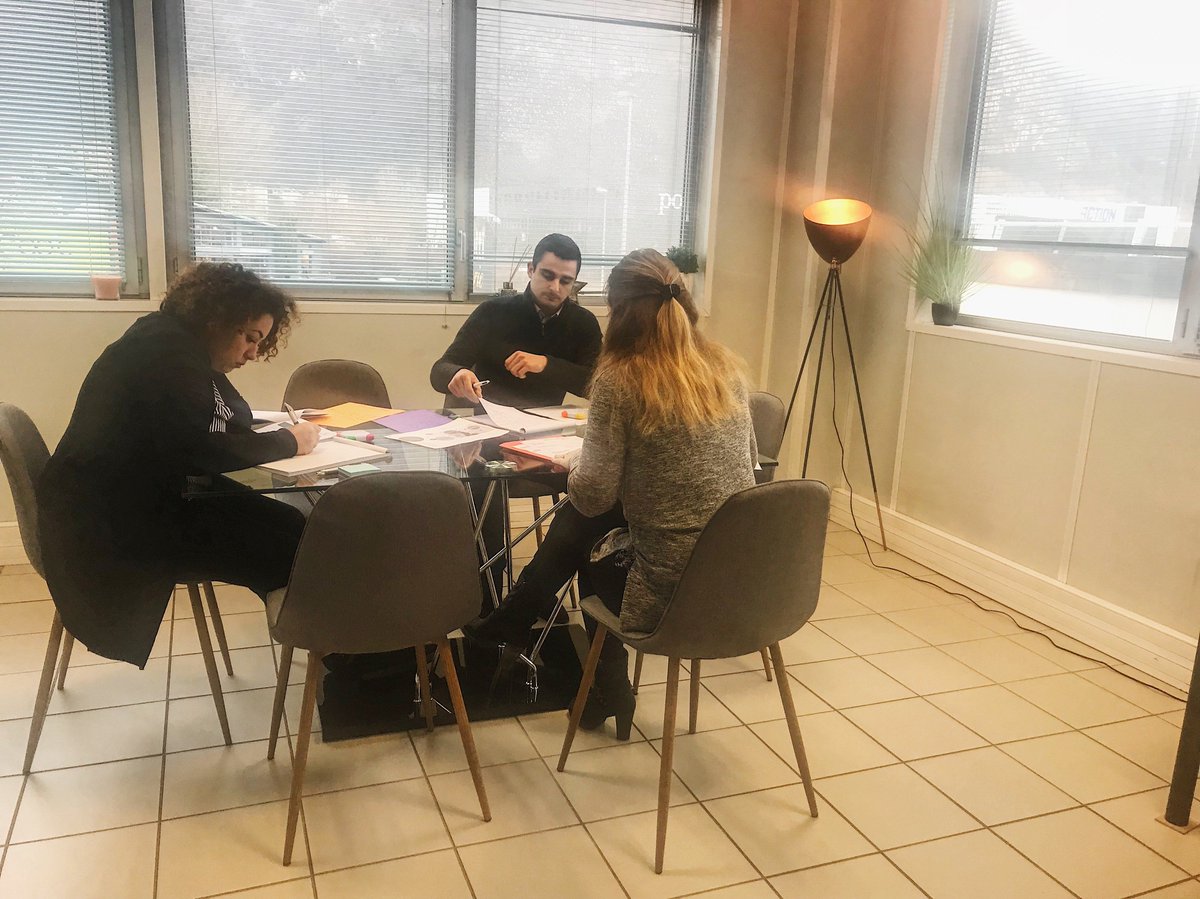 PropulsCom's tweet photo. Retour à l'agence pour la #TeamPropuls avec notre nouvelle pépite, Marine ! L'équipe est à 200% pour attaquer 2018 en beauté ! #TeamPropuls   #HappyDay #AgencyLife #PropulsCom #Propulsezvous #BonneAnnée #HappyNewsyears https://t.co/S5uOIWkrBN