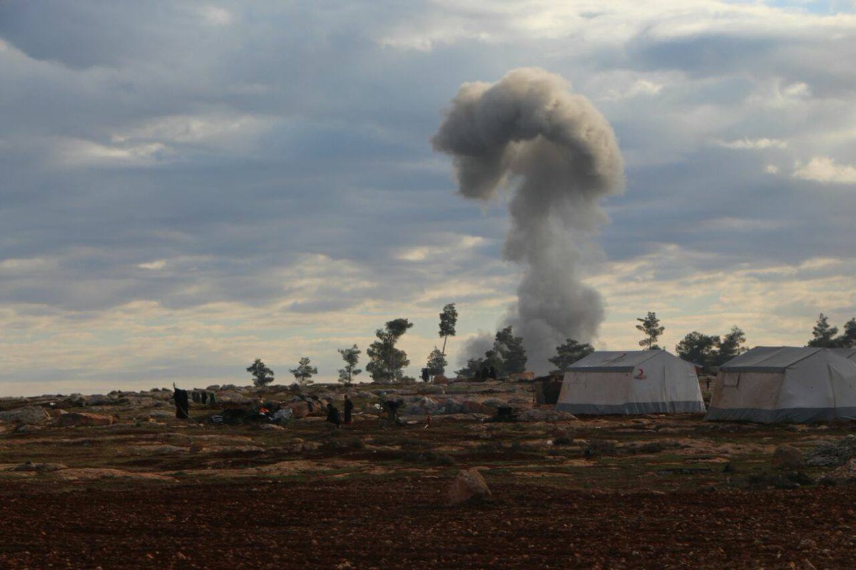 VeronicaGereda's tweet photo. #Idlib Killing Campaign
Massive shelling all over #Idlib by Syrian and Russian forces.
6 villages are affected
Maarat Al-Na'aman
Saraqeb
Nairab Sarmin
Ma'arshourein
Mardikh
Jarjanaz
Rasm al-E'is
7 civilians killed until this moment.
#Pray4Idlib #Syria
https://t.co/Y82CpUQoib