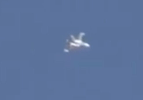 VeronicaGereda's tweet photo. #Idlib Killing Campaign
Massive shelling all over #Idlib by Syrian and Russian forces.
6 villages are affected
Maarat Al-Na'aman
Saraqeb
Nairab Sarmin
Ma'arshourein
Mardikh
Jarjanaz
Rasm al-E'is
7 civilians killed until this moment.
#Pray4Idlib #Syria
https://t.co/Y82CpUQoib
