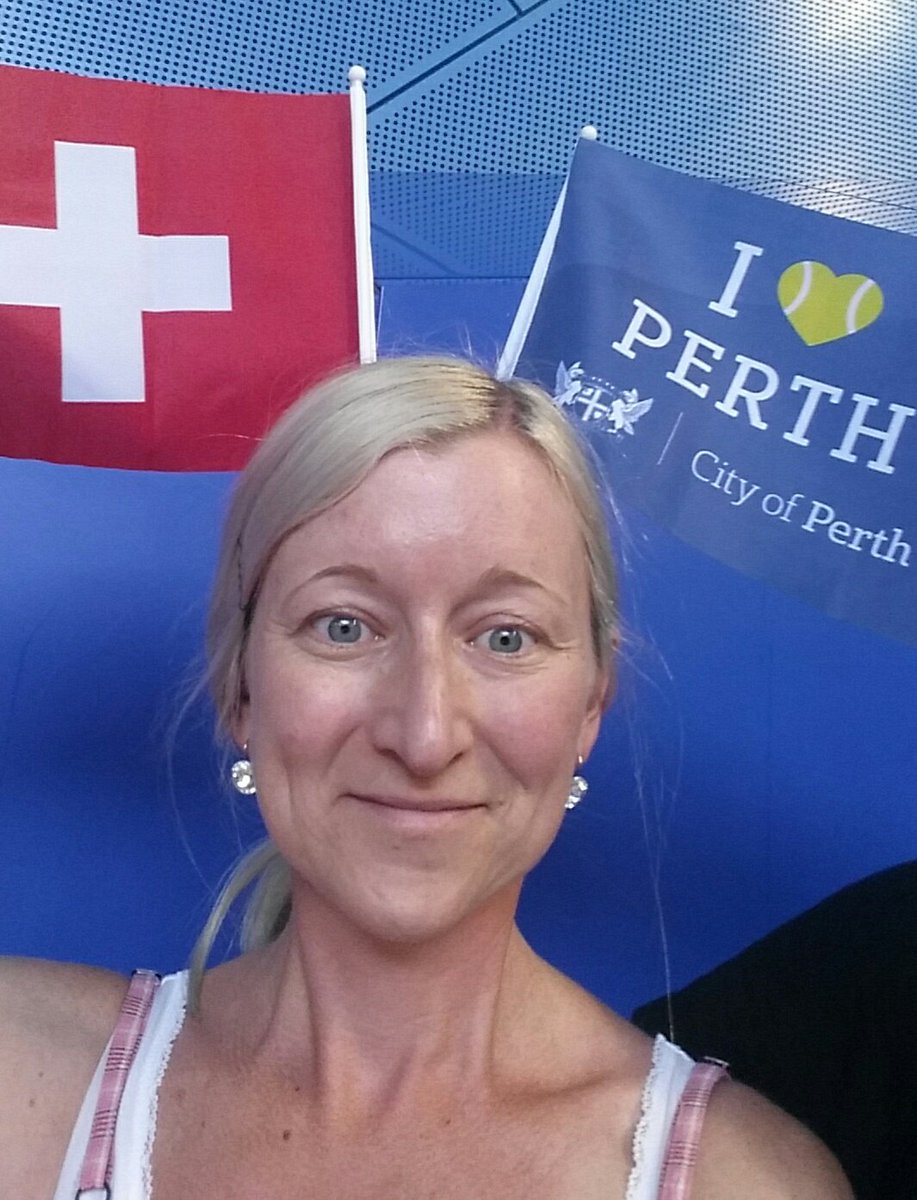 gabizibi's tweet photo. #HopmanCup 
Cheering on @rogerfederer 🎾🏆👍😎 https://t.co/HafGq1Z4qU