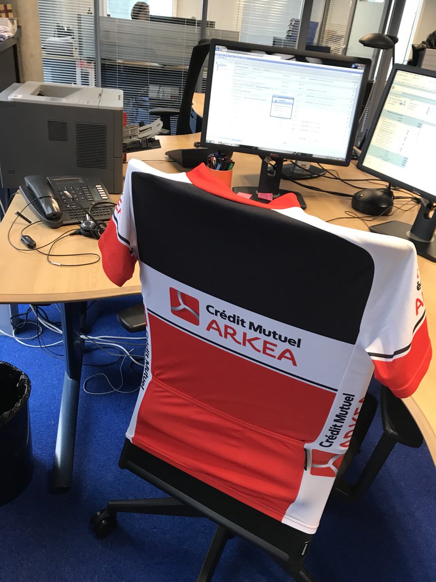 PhLzou's tweet photo. On reste concentré et motivé sur l’objectif. Manque que le dossard @JaimeCMArkea @LesExpertsSucc https://t.co/YOh17KcHMM