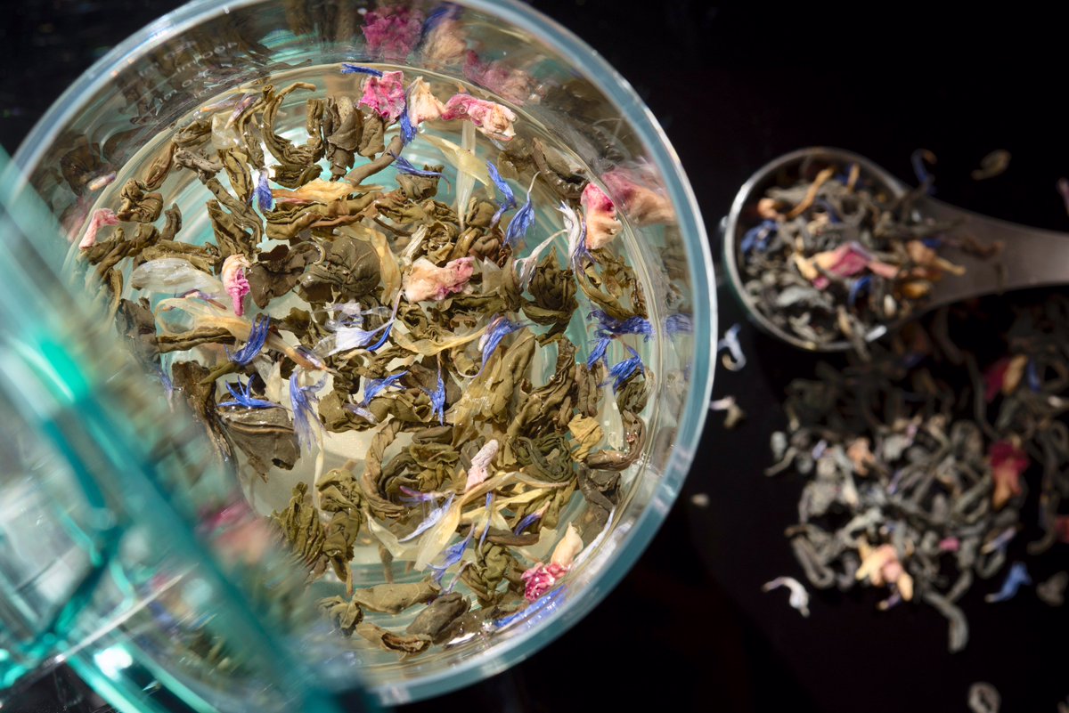TeaDropUK's tweet image. How about a nice cup of Spring Green tea to help you detox after the holidays...