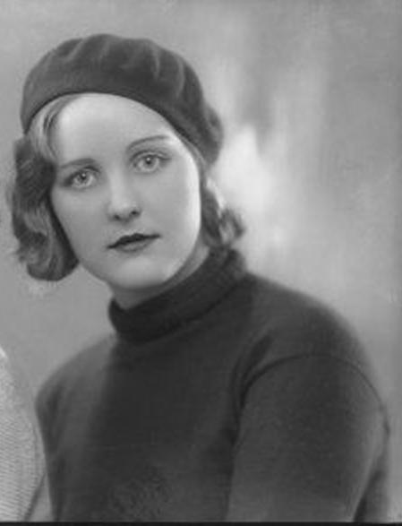 渡貫賢介 右翼情報調査会 当時 英国から訪ねてくる少女たちが数多くいたが そのうちの一部がシュトライヒャー一家と一緒に住んでいた このうち もっとも悪名高かったのがユニティ ミッドフォードであり 聡明ではあるが奇妙な 貴族の若い英国女性だっ 渡貫賢介 右翼情報調査会 当時 英国から訪ねてくる少女たちが数多くいたが そのうちの一部がシュトライヒャー一家と一緒に住んでいた このうち もっとも悪名高かったのがユニティ ミッドフォードであり 聡明ではあるが奇妙な 貴族の若い英国女性だっ