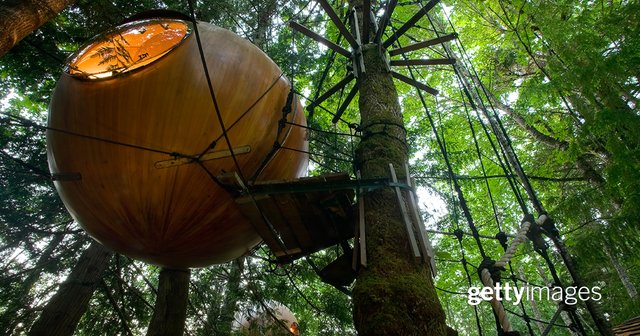codeav's tweet image. Who says you have to stay in a #hotel? Check out these fantastically unusual places to stay! #travel #traveller #photography 📷: Boomer Jerritt via @GettyImages bit.ly/2EziO2P